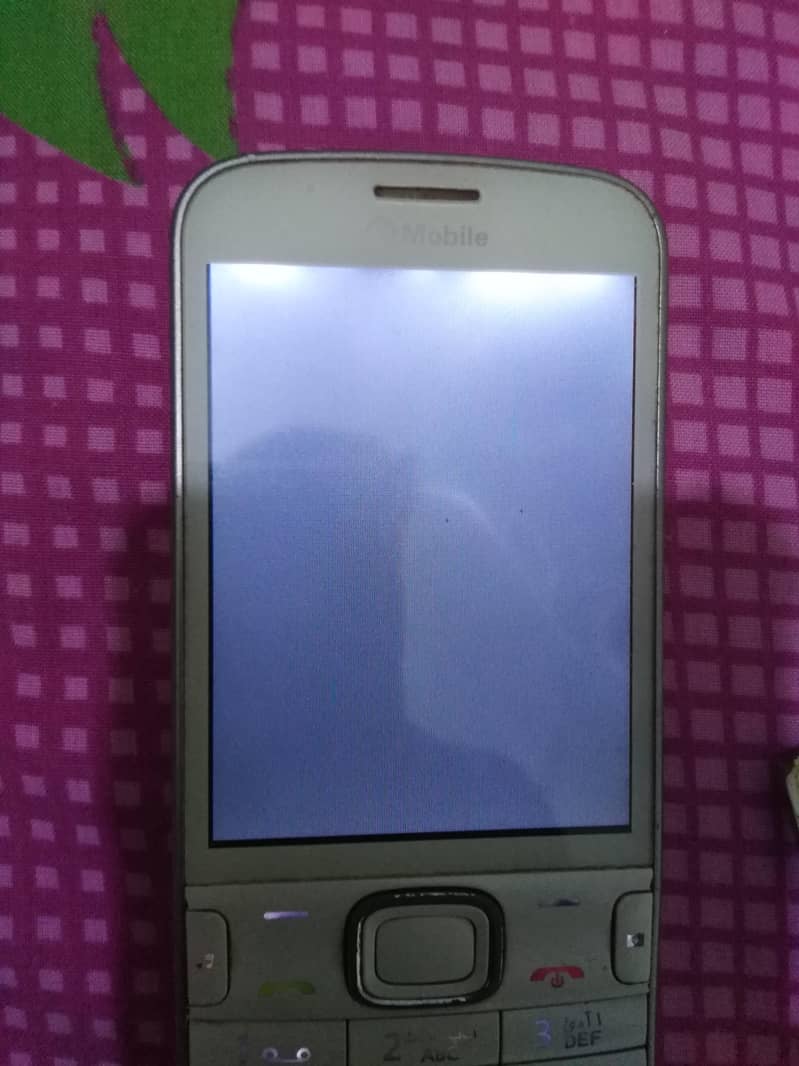 q mobile B 800 lcd khrab 1