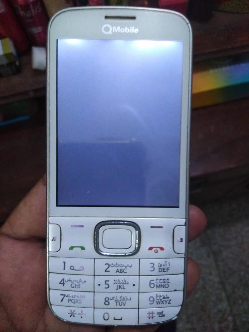 q mobile B 800 lcd khrab 4