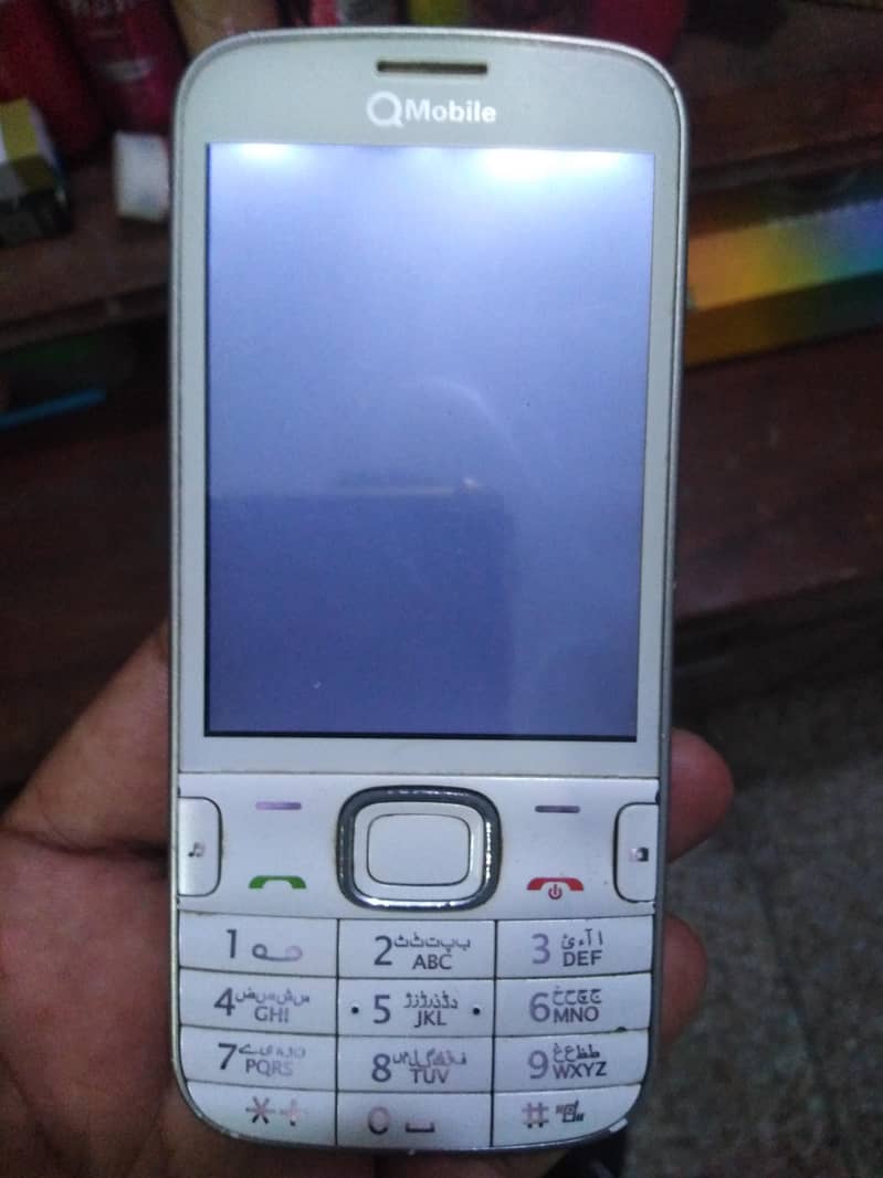 q mobile B 800 lcd khrab 6