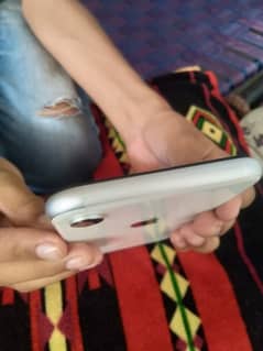 iPhone XR 64 storage