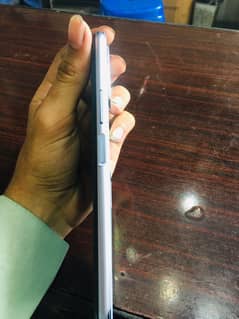 vivo y20 4/64 with full packing 10/10 condition