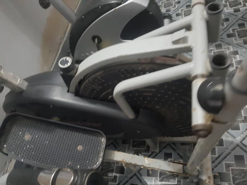 Gym Exercise cycle in gud condition 4