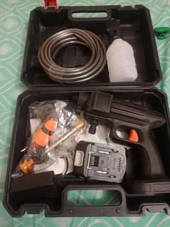Rechargeable portable pressure washer