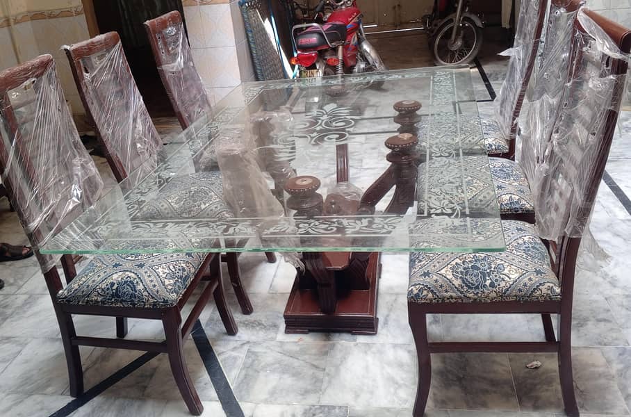 un touch   not use this daining table 2