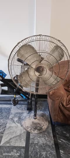 Original Pak Fan Pedestal
