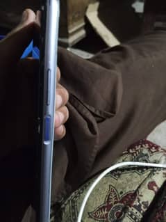 y20 4+64 gb