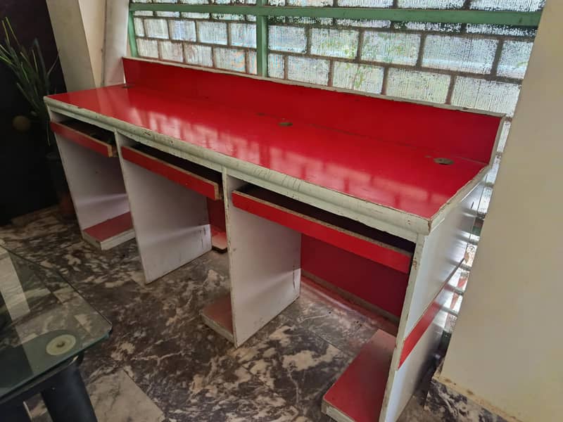 Computer lab table 0