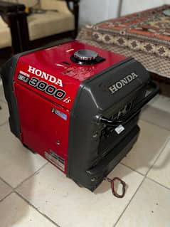 Honda EU3000Is super Inverter Generator.