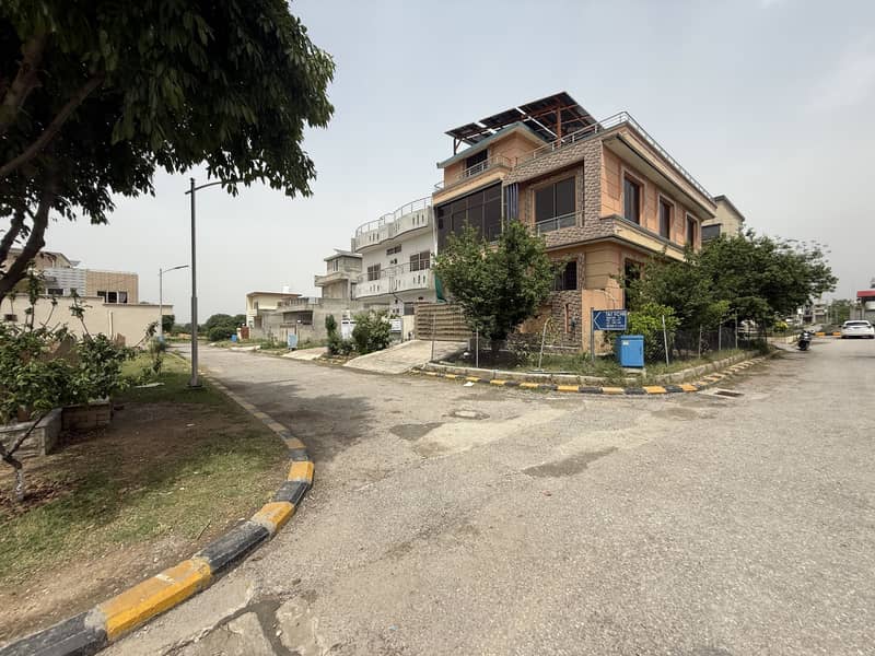T&Amp;T F. 17 35*70 Minimum Price Plot For Sale On Good Location First Come First Avail 10