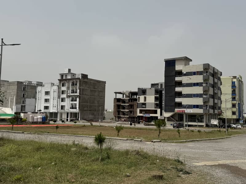 F. 17 T&T ECHS Size 30*60 Plot For Sale On Good Location First Come First Avail 41