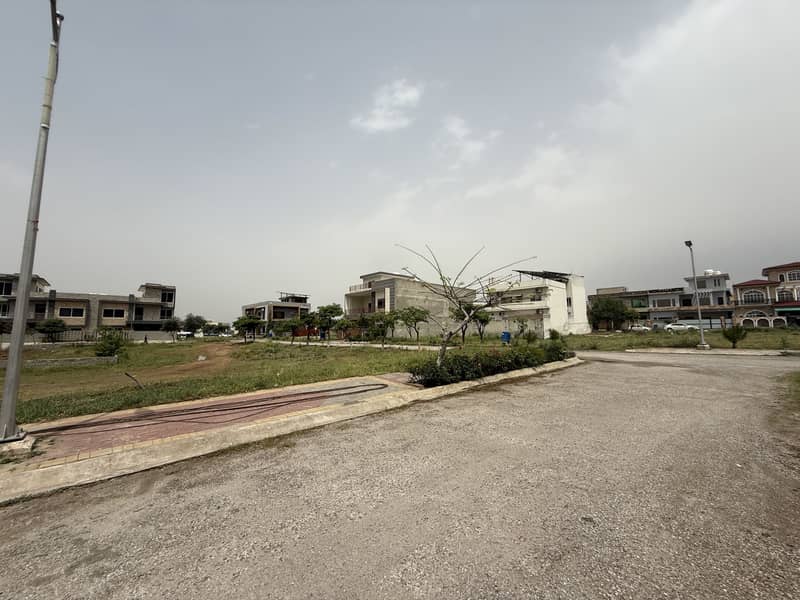 1 Kanal Plot For Sale In F. 17 Mpchs 480 Series This Plot Is On Good Location First Come First Avail 11