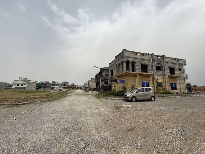 1 Kanal Plot For Sale In F. 17 Mpchs 480 Series This Plot Is On Good Location First Come First Avail 31