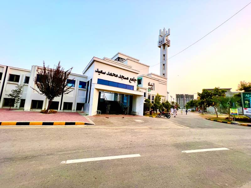 30*60 BLOCK B IN 1100 SERIES PLOT FOR SALE ON GOOD LOCATION FIRST COME FIRST AVAIL THIS BIG OPERTUINTY 14