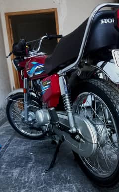 Honda 125 2k24 model  red color