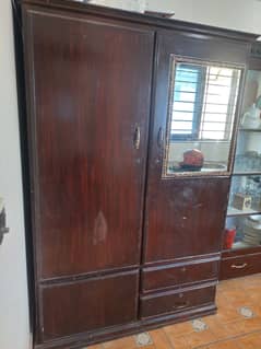 Wardrobe / Almirah