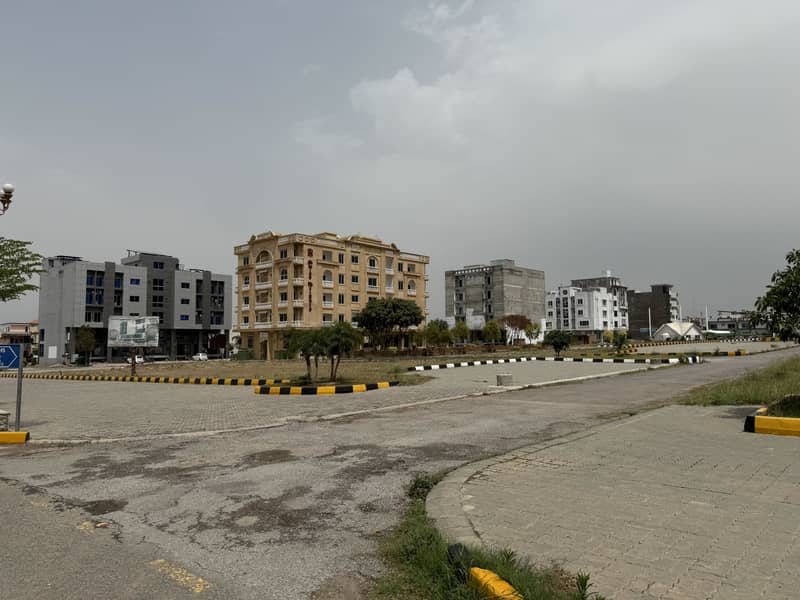 FAISAL TOWN BLOCK B 30*60 PLOT FOR SALE ON GOOD LOCATION FIRST COME FIRST AVAIL THIS BIG OPERTUINTY 2