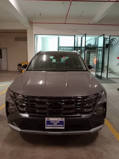 Hyundai Tucson 2025 FWD Black & Grey available