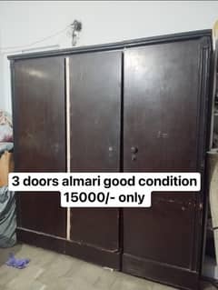 almari with 3 doors