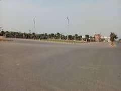 Prime Location 10 Marla Residential Plot Is Available For sale In Royal Palm City