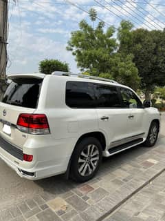 Toyota land cruiser in immaculate condition best condition in town hom