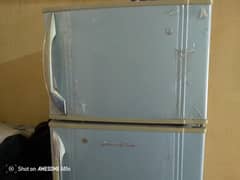 singer refrigrator  good condition only gas issue
