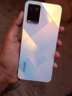 URGENT SALE VIVO Y21 DUAL SIM PTA OFFICIAL APPROVED 4/ 64 WITH BOX