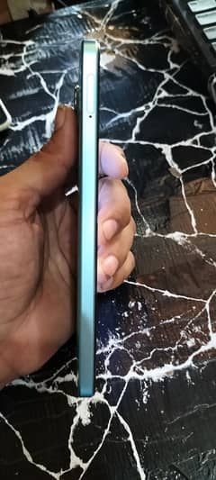 I am selling my Oppo A78 4G.