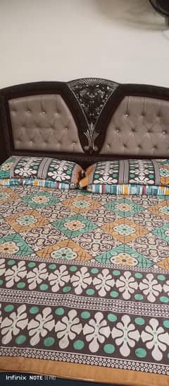 selling Wooden bed and divider