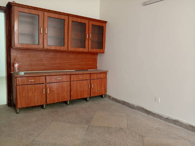 LOWER PORTION AVAILABLE FOR RENT IN MEHRAN BLOCK 6