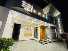 Stunning 10 Marla Beautiful House Available for Sale on Main Road