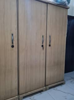 3 door almari urgent for sale
