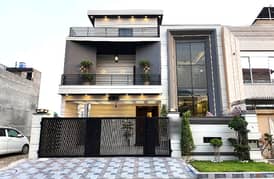 Highly-Desirable 10 Marla House Available In Bismillah Housing Scheme