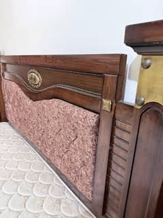 New fresh bed and set available contact me WhatsApp