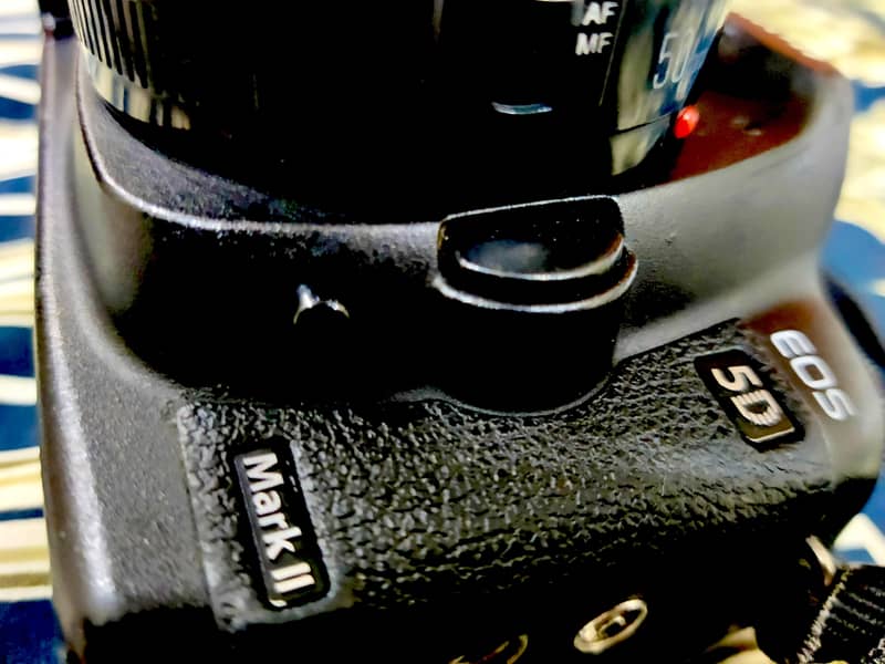 canon 5d mark ii dslr camera with 50mm llens/nikon/sony/mobile/phone 2