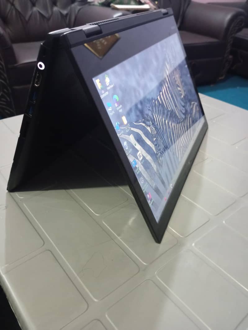 Laptop Toshiba Touch screen 10/10 condition no any problem 3