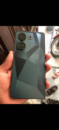 Camon 20  8/256gb