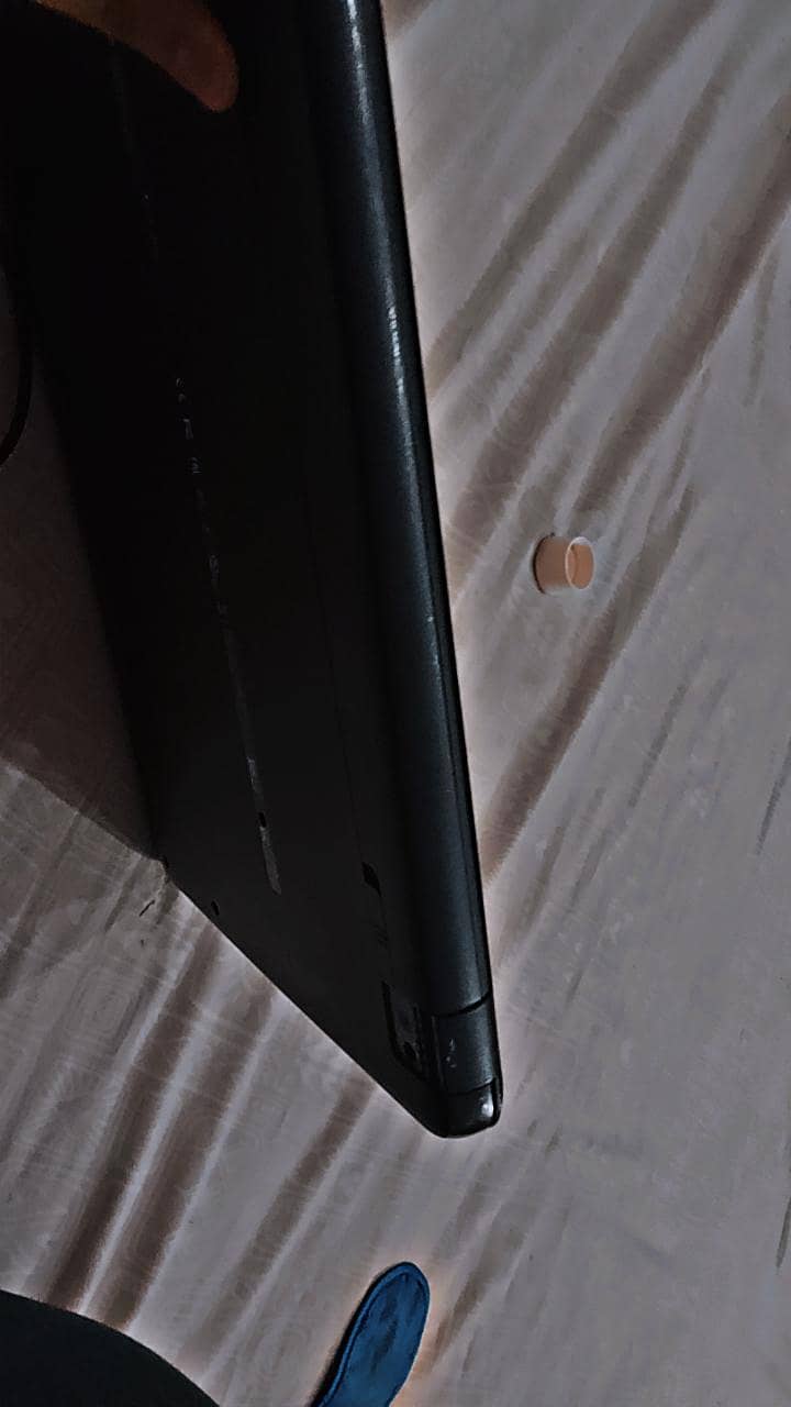 AMD A6 5GEN 10/10 BODY SOME SCRATCHES ON PROTECTOR NOT DISPLAY 2