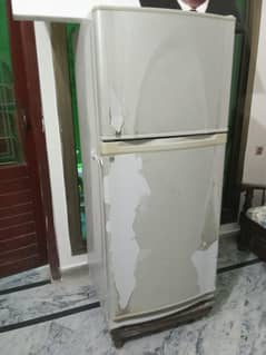 dawlance fridge  large size