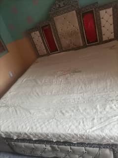 king Bed+spring metress comfort+dressing table+2 sides tables