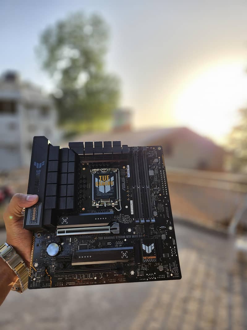 Asus Tuff Gaming B760M-BTF wifi  (back to the future) very rare board 1