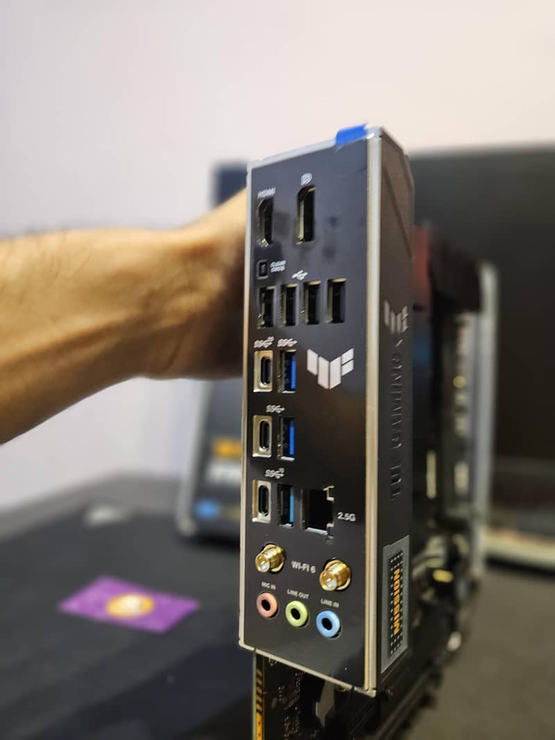 Asus Tuff Gaming B760M-BTF wifi  (back to the future) very rare board 7