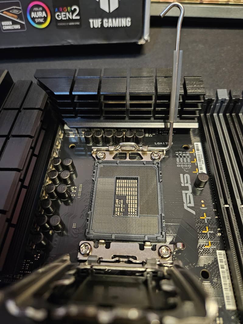 Asus Tuff Gaming B760M-BTF wifi  (back to the future) very rare board 13