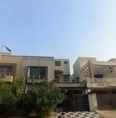 8.50Marla Used House Available for sale in Sector B Bahria town Lahore