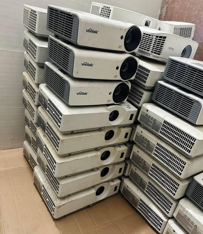 Used branded High-quality projectors - at the best price! available ...