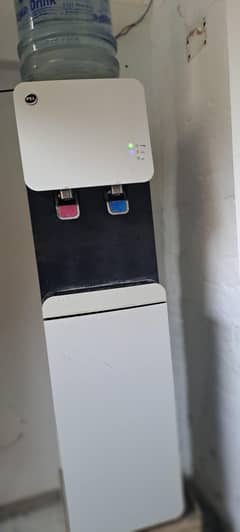 Pel water Dispenser