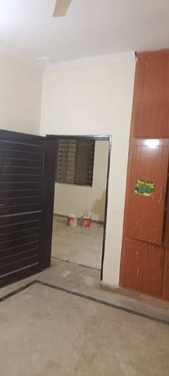 5 marla 2nd floor for rent