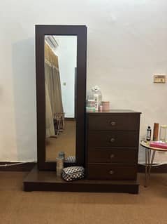 Dressing table