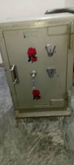 safe locker with use for business and other