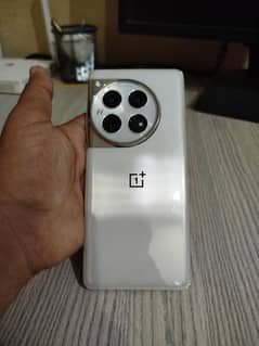OnePlus12
