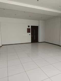 OFFICE FOR RENT BRAND NEW 600 SQFT WITH LIFT MOST PRIME LOCATION